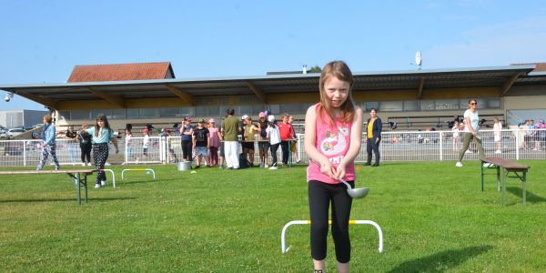 OLYMPIADES DE L'ÉCOLE ROBERT SCHUMAN AU STADE DU FC SARRALBE