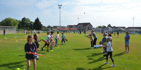 OLYMPIADES DE L'ÉCOLE ROBERT SCHUMAN AU STADE DU FC SARRALBE