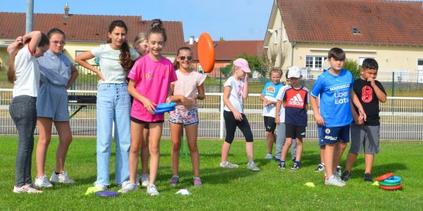OLYMPIADES DE L'ÉCOLE ROBERT SCHUMAN AU STADE DU FC SARRALBE