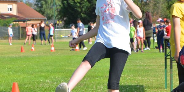 OLYMPIADES DE L'ÉCOLE ROBERT SCHUMAN AU STADE DU FC SARRALBE