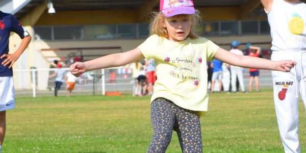 OLYMPIADES DE L'ÉCOLE ROBERT SCHUMAN AU STADE DU FC SARRALBE
