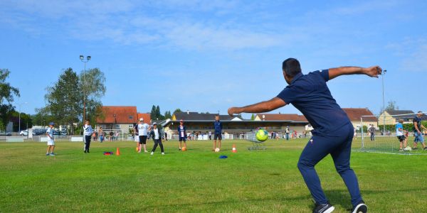 OLYMPIADES DE L'ÉCOLE ROBERT SCHUMAN AU STADE DU FC SARRALBE