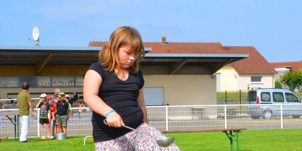 OLYMPIADES DE L'ÉCOLE ROBERT SCHUMAN AU STADE DU FC SARRALBE