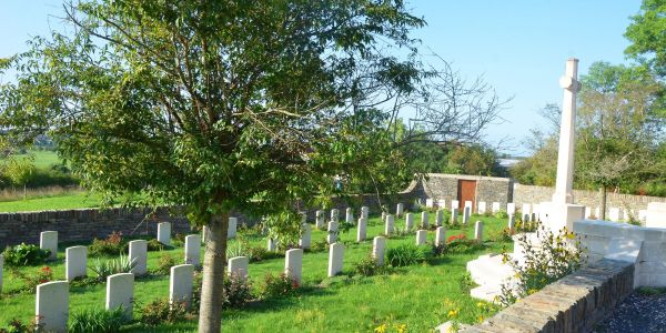 FLÂNER DANS LES ALLÉES DU CIMETIÈRE !!!