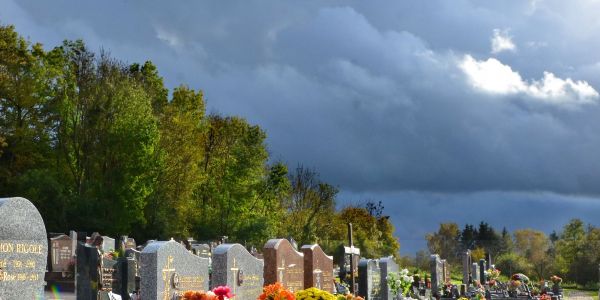 Notre cimetière de la Montagne à la Toussaint