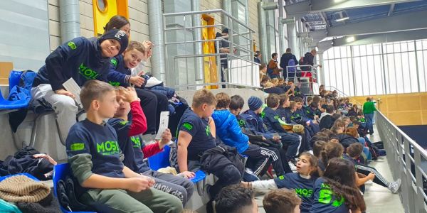 UNE CLASSE DE CM1/CM2 DU GROUPE SCOLAIRE SCHUMAN À L’OPEN DE TENNIS