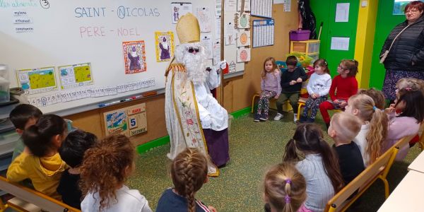 Saint-Nicolas de passage dans nos écoles
