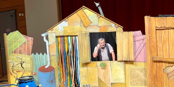 SPECTACLE DE NOËL AUX ENFANTS DE NOS ÉCOLES