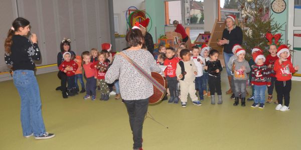 Père Noël dans nos écoles