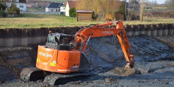CIEL OUVERT SUR LE LIT DU CANAL
