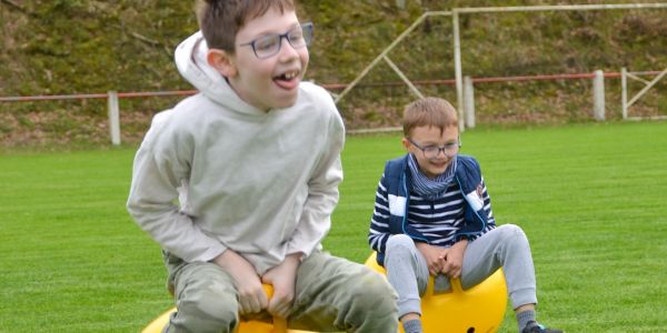 Activités et ateliers de Pâques dans nos écoles de Rech