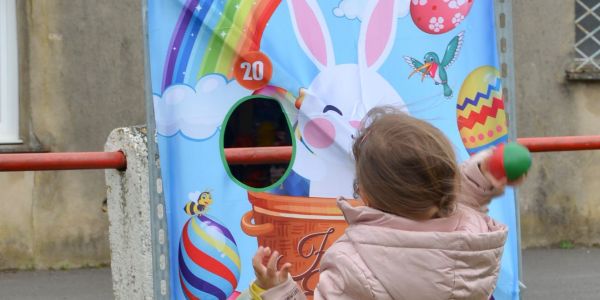 Activités et ateliers de Pâques dans nos écoles de Rech