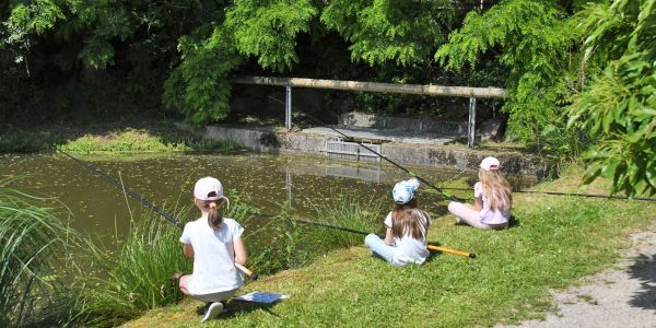 Sortie Initiation, Ateliers et Concours de Pêche pour les Élèves de l'École Élémentaire de Rech