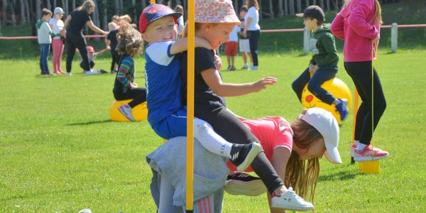 Les Olympiades extraordinaires pour clore cette année scolaire 2024 dans nos écoles de Rech !