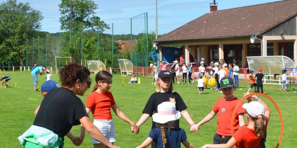 Les Olympiades extraordinaires pour clore cette année scolaire 2024 dans nos écoles de Rech !
