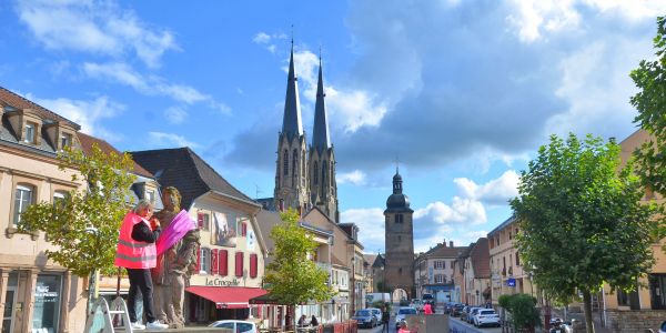 LA RUE NAPOLÉON EN ROSE