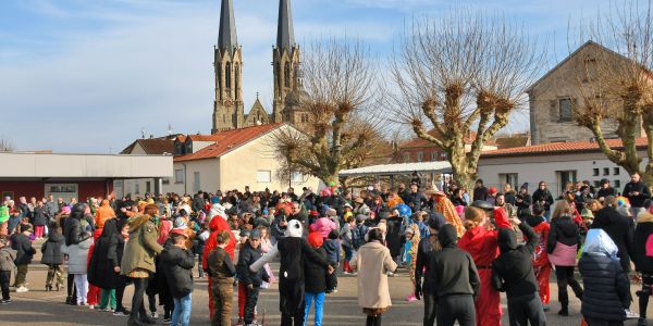 UNE CAVALCADE HAUTE EN COULEURS À SARRALBE