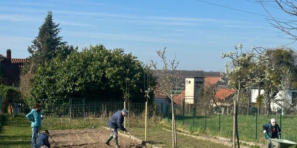 Les écoliers de Rech cultivent l’avenir au jardin partagé
