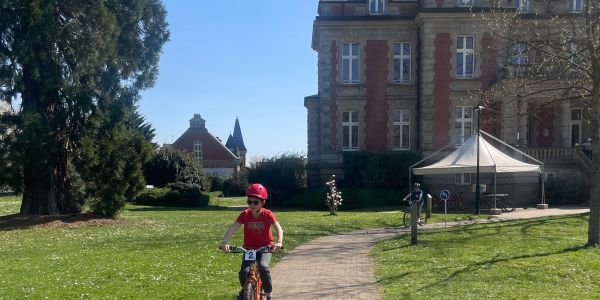 Les élèves de Rech relèvent le défi du challenge inter-écoles de la piste routière