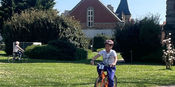 Les élèves de Rech relèvent le défi du challenge inter-écoles de la piste routière