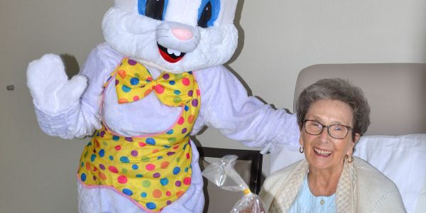 Lapins de Pâques à l’hôpital EHPAD Saint-Joseph