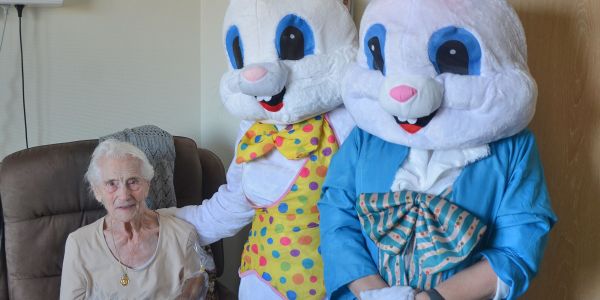 Lapins de Pâques à l’hôpital EHPAD Saint-Joseph