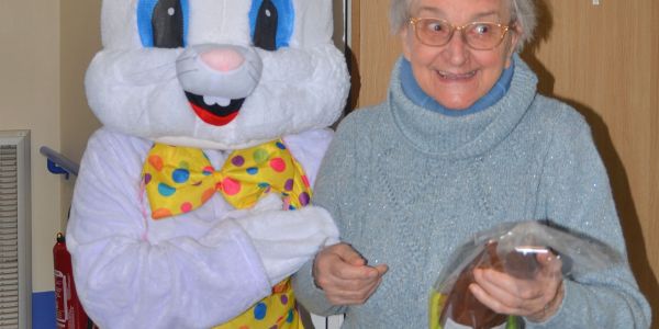 Lapins de Pâques à l’hôpital EHPAD Saint-Joseph