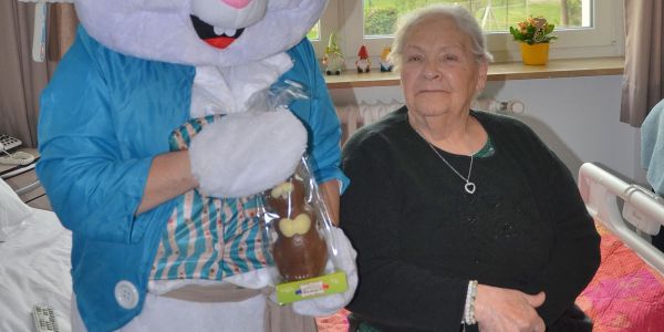 Lapins de Pâques à l’hôpital EHPAD Saint-Joseph
