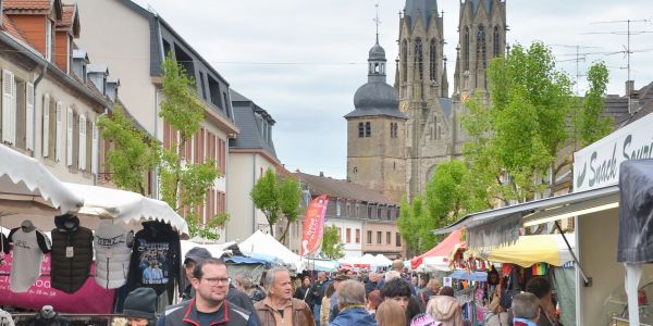 BRADERIE DE CE LUNDI DE PÂQUES