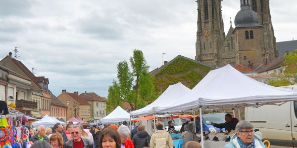 BRADERIE DE CE LUNDI DE PÂQUES