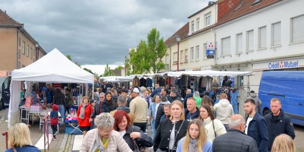 BRADERIE DE CE LUNDI DE PÂQUES