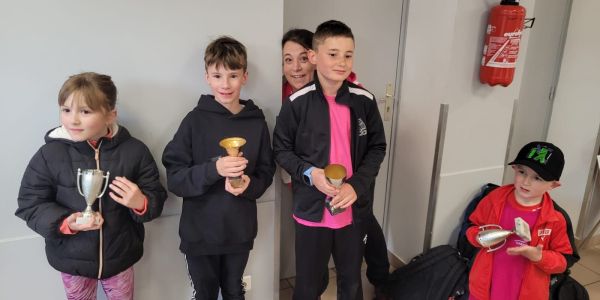 Les membres de l'Amicale du Personnel de la Mairie en mode Ping-pong