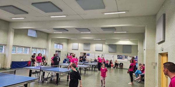 Les membres de l'Amicale du Personnel de la Mairie en mode Ping-pong