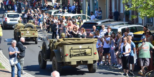 Retour en images sur "Vivons le Printemps" : une fête populaire haute en couleurs à Sarralbe