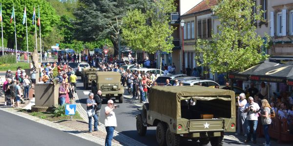 Retour en images sur "Vivons le Printemps" : une fête populaire haute en couleurs à Sarralbe