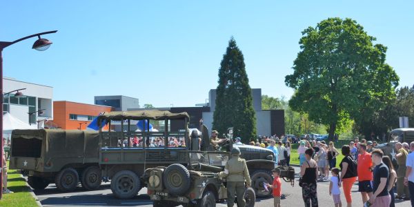 Retour en images sur "Vivons le Printemps" : une fête populaire haute en couleurs à Sarralbe
