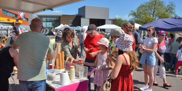 Retour en images sur "Vivons le Printemps" : une fête populaire haute en couleurs à Sarralbe