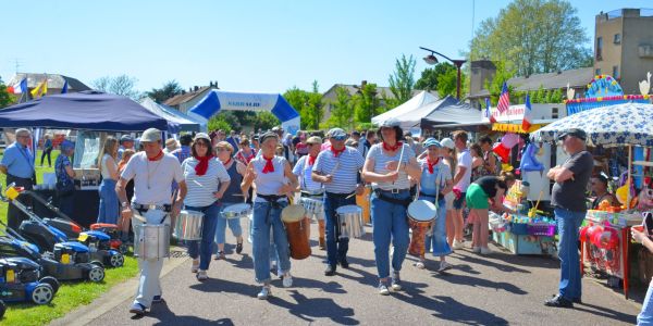 Retour en images sur "Vivons le Printemps" : une fête populaire haute en couleurs à Sarralbe
