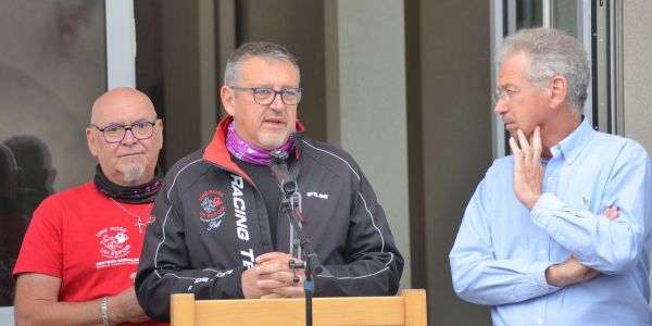 Un magnifique élan de solidarité sur le parvis de l’Hôtel de Ville de Sarralbe