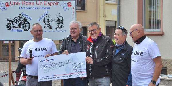 Un magnifique élan de solidarité sur le parvis de l’Hôtel de Ville de Sarralbe