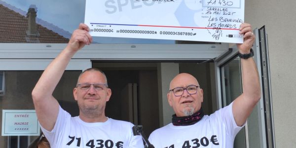 Un magnifique élan de solidarité sur le parvis de l’Hôtel de Ville de Sarralbe