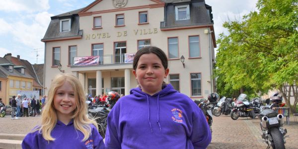 Un magnifique élan de solidarité sur le parvis de l’Hôtel de Ville de Sarralbe