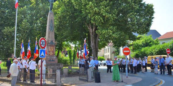 Une commémoration empreinte de mémoire et de dignité