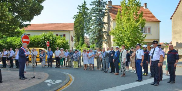 Une commémoration empreinte de mémoire et de dignité