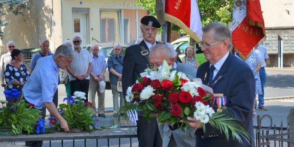 Une commémoration empreinte de mémoire et de dignité