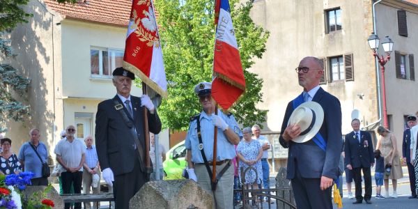 Une commémoration empreinte de mémoire et de dignité