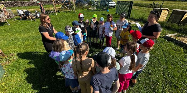 Quand les générations se retrouvent au jardin partagé…