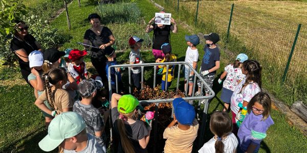Quand les générations se retrouvent au jardin partagé…