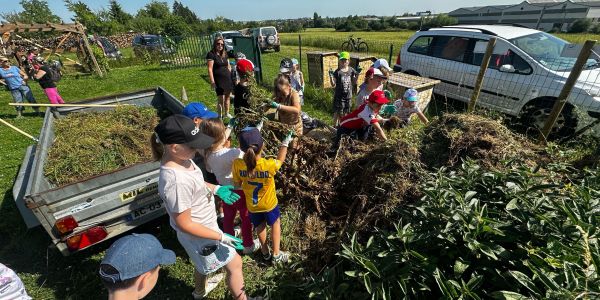 Quand les générations se retrouvent au jardin partagé…