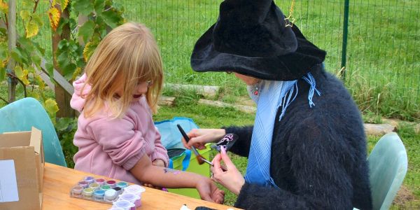 Une après-midi d’Halloween pleine de rires et de malice